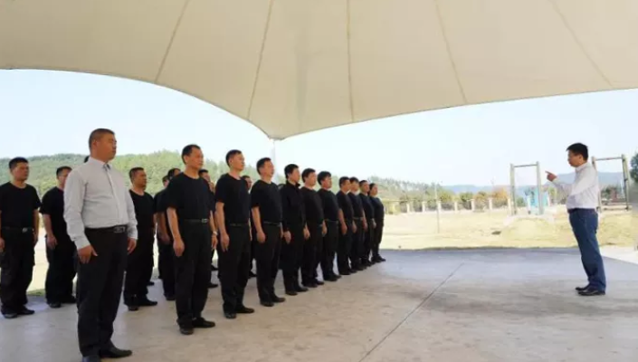 鷹潭長運(yùn)、公交組建防恐維穩(wěn)應(yīng)急隊并開展拓展訓(xùn)練