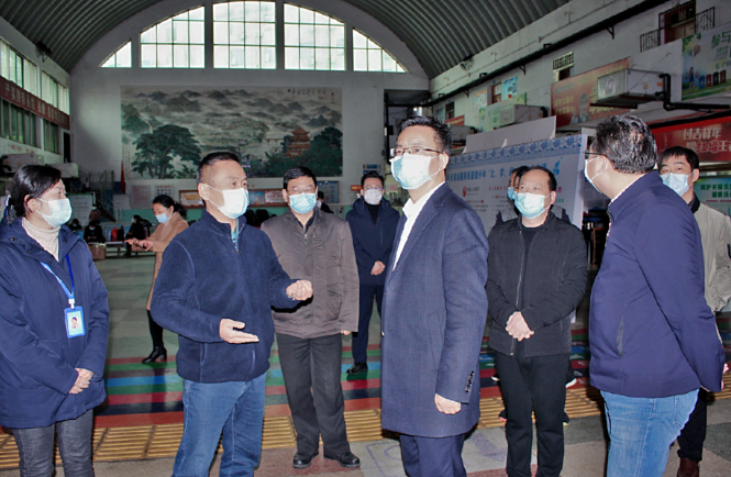 省春運(yùn)辦丁光明一行到景德鎮(zhèn)公交、長運(yùn)督導(dǎo)春運(yùn)工作