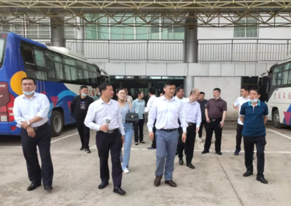 占梁一行蒞臨鷹潭長運、鷹潭公交檢查指導工作
