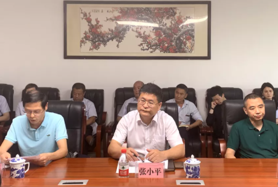 張小平、吳隼一行蒞臨吉安長運、吉安公交檢查指導(dǎo)工作