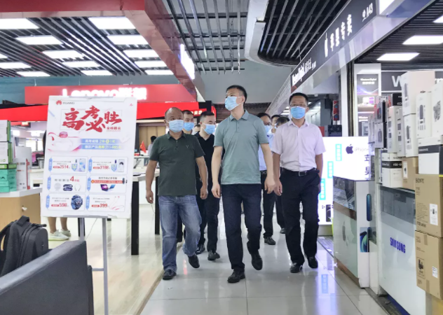 葛威敏一行督導(dǎo)長(zhǎng)運(yùn)物業(yè)、徐坊客運(yùn)站疫情防控及安全工作