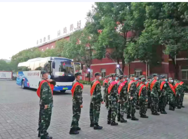 馬鞍山長(zhǎng)客圓滿完成新生入校、學(xué)生實(shí)習(xí)、新兵入伍運(yùn)輸任務(wù)