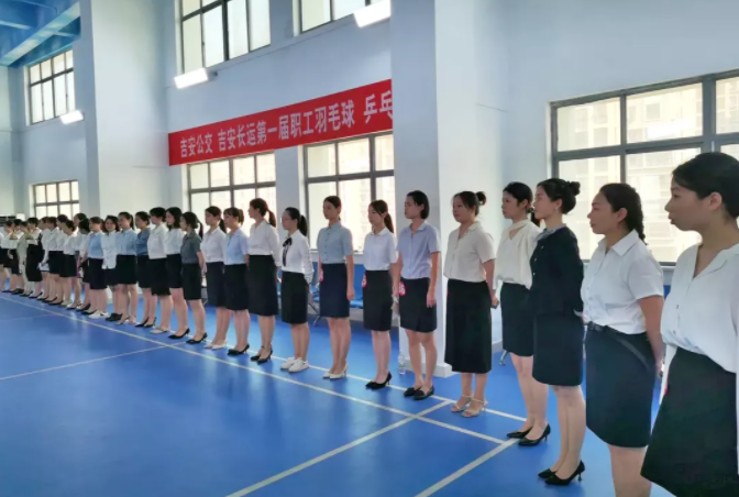 吉安長運(yùn)招聘吉安高鐵西站、井岡山機(jī)場至井岡山景區(qū)旅游巴士直通專線導(dǎo)乘員