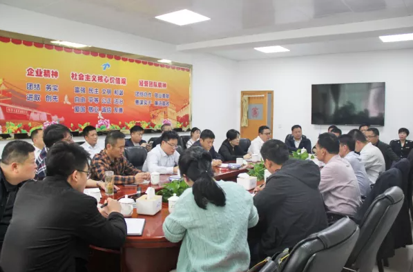 江西長運前往贛州新世紀開展  定制客運業(yè)務(wù)交流學習   占梁帶隊