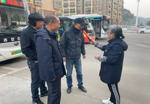 吉安公交持續(xù)開(kāi)展駕駛員崗前酒精、血壓測(cè)試