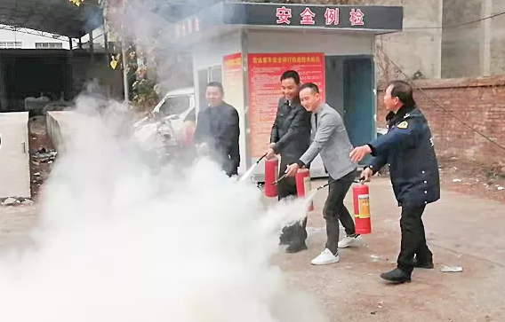 鄱陽(yáng)長(zhǎng)運(yùn) 開(kāi)展消防應(yīng)急演練