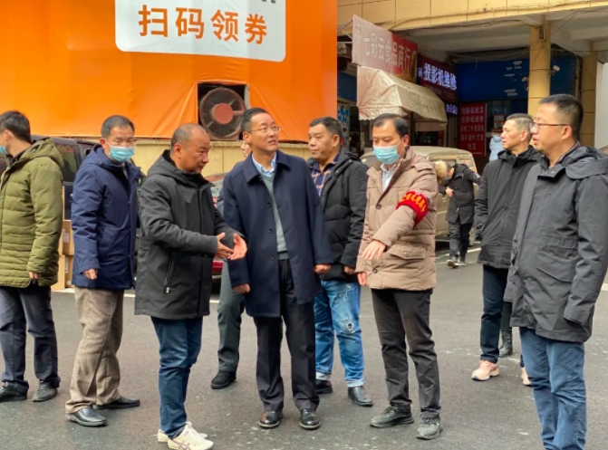 穆孫祥檢查指導(dǎo)長(zhǎng)運(yùn)物業(yè)、徐坊客運(yùn)站文明創(chuàng)建等工作