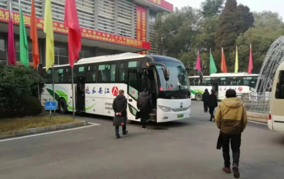 九江長(zhǎng)運(yùn)、景德鎮(zhèn)長(zhǎng)運(yùn)圓滿完成大型運(yùn)輸任務(wù)