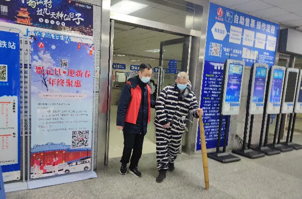 上饒汽運(yùn)    ：“不著急，慢慢走”