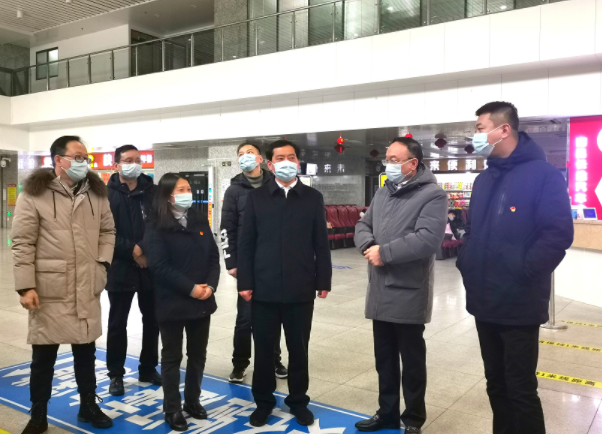 萬(wàn)義輝一行督導(dǎo)南昌長(zhǎng)途汽車站安全生產(chǎn)、疫情防控工作 胡維泉陪同