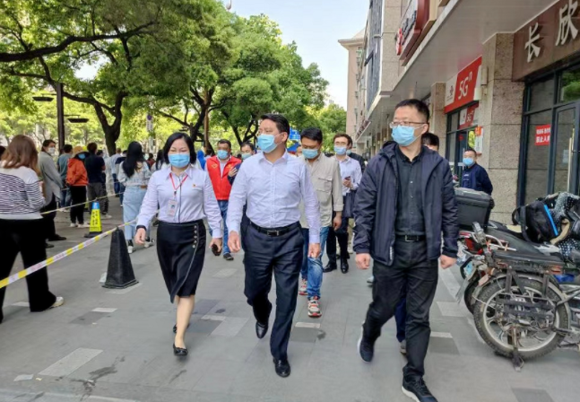 西湖區(qū)領(lǐng)導蒞臨長運物業(yè)督導疫情防控工作