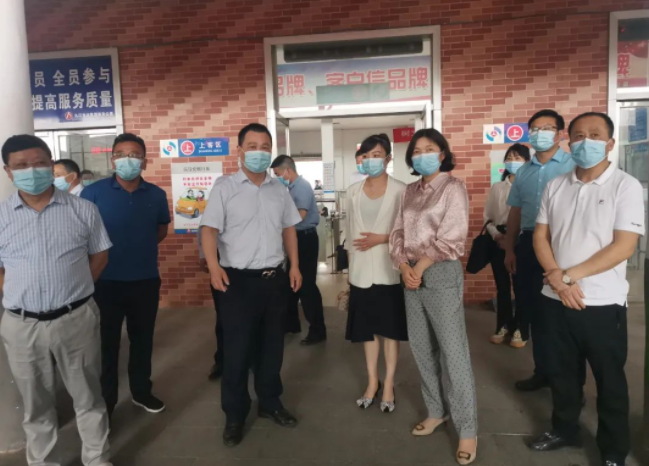 九江長運(yùn)  武寧縣領(lǐng)導(dǎo)考察德安鎮(zhèn)村公交改造項(xiàng)目