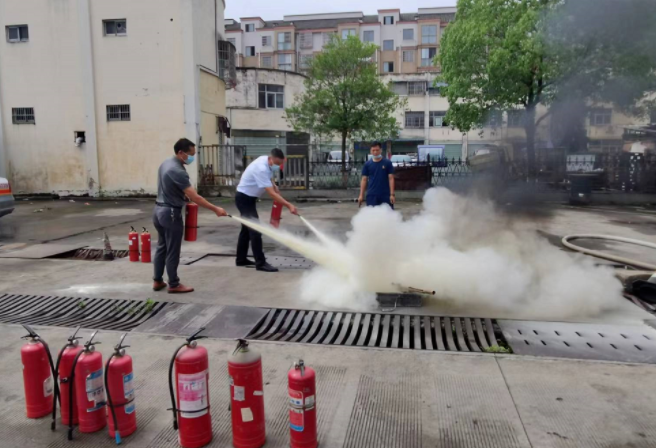 九江長運(yùn)  瑞昌公司開展應(yīng)急救援消防演練活動(dòng)