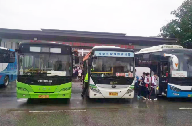 景德鎮(zhèn)長(zhǎng)運(yùn)  浮梁公交圓滿(mǎn)完成鵝湖中學(xué)中考考生轉(zhuǎn)運(yùn)任務(wù)