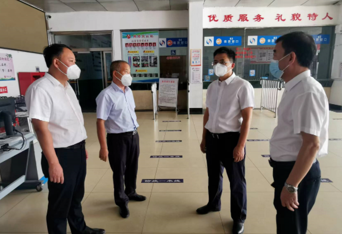 肖良芝深入一線督導(dǎo)復(fù)工復(fù)產(chǎn)、安全維穩(wěn)工作