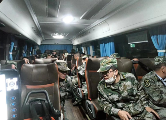 撫州長(zhǎng)運(yùn) 樂(lè)安分公司聞令而動(dòng) 運(yùn)送預(yù)備役奔赴一線救火