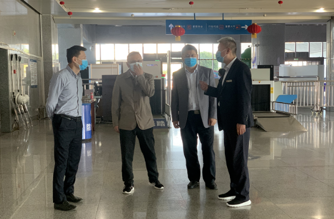 張小平一行督導南昌長途汽車西站安全運輸、疫情防控、文明創(chuàng)建等工作