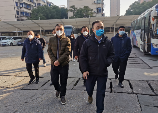 劉磊督導(dǎo)青山客運站春運工作