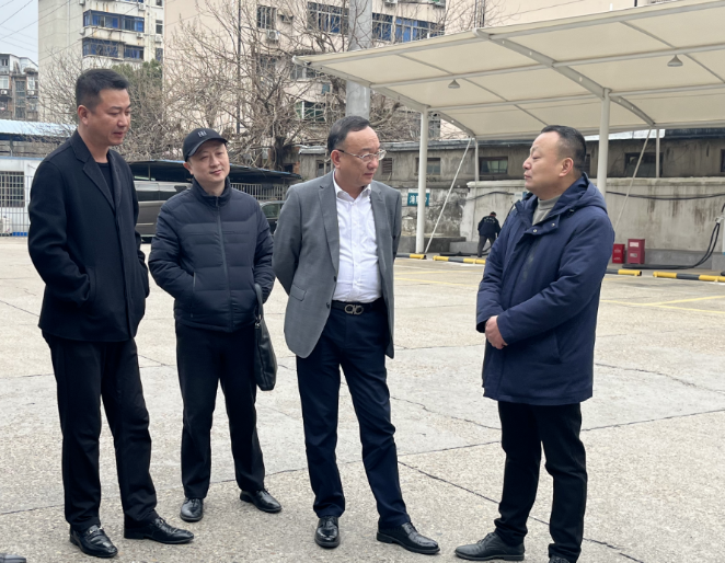 胡維泉調(diào)研都市城際公交、長(zhǎng)運(yùn)出租生產(chǎn)經(jīng)營(yíng)工作