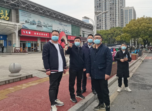 市道路運(yùn)輸服務(wù)中心領(lǐng)導(dǎo)督導(dǎo)都市城際公交文明創(chuàng)建、安全生產(chǎn)工作