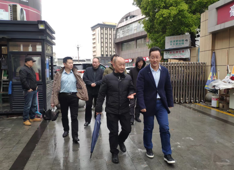 穆孫祥督導長運物業(yè)、都市城際公交文明創(chuàng)建工作