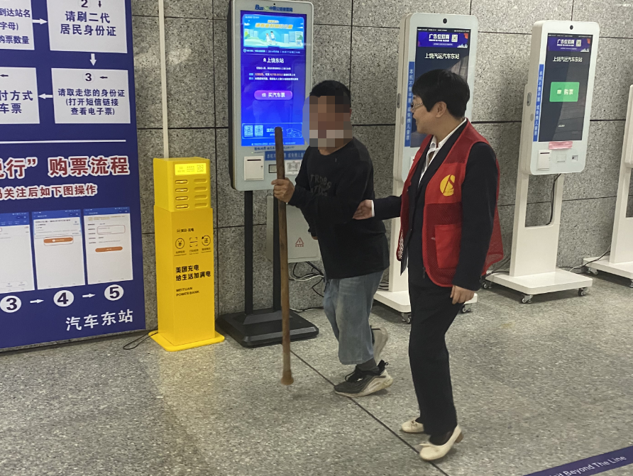 上饒汽運(yùn)：開通綠色通道 助力旅客順利乘車