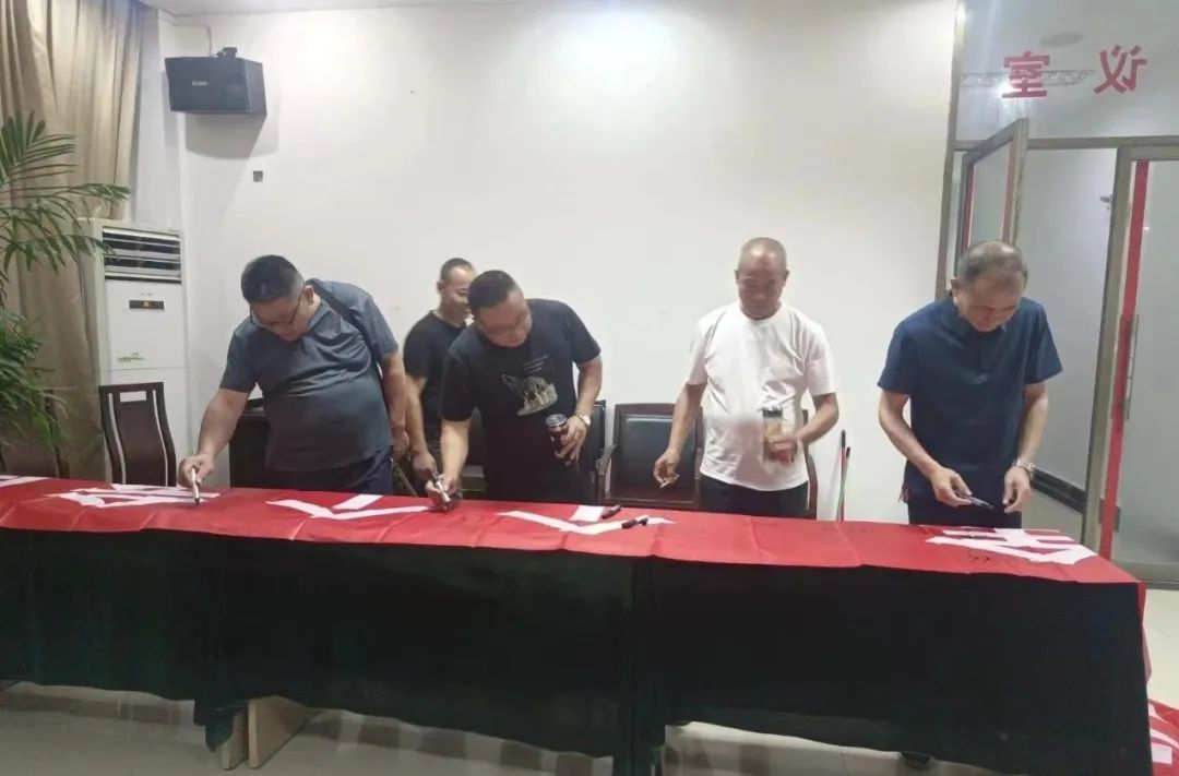 黃山長運 開展駕駛員安全、機務(wù)培訓(xùn)會暨“安全生產(chǎn)月”部署會