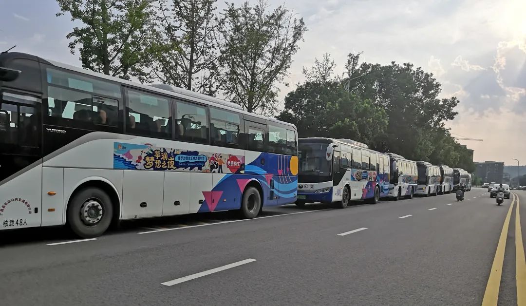 撫州長(zhǎng)運(yùn):廣昌分公司圓滿完成嘉年華活動(dòng)運(yùn)輸任務(wù)