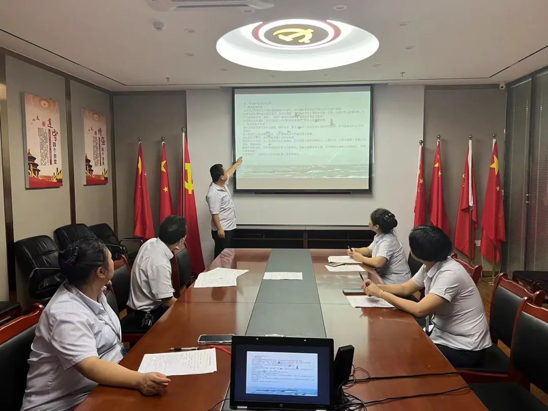 都市城際公交：開(kāi)展“三品”安檢員理論、實(shí)踐知識(shí)培訓(xùn)