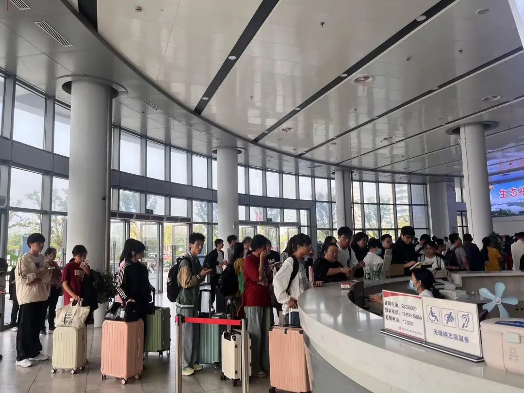 江西長運(yùn)積極應(yīng)對中秋、國慶客流高峰