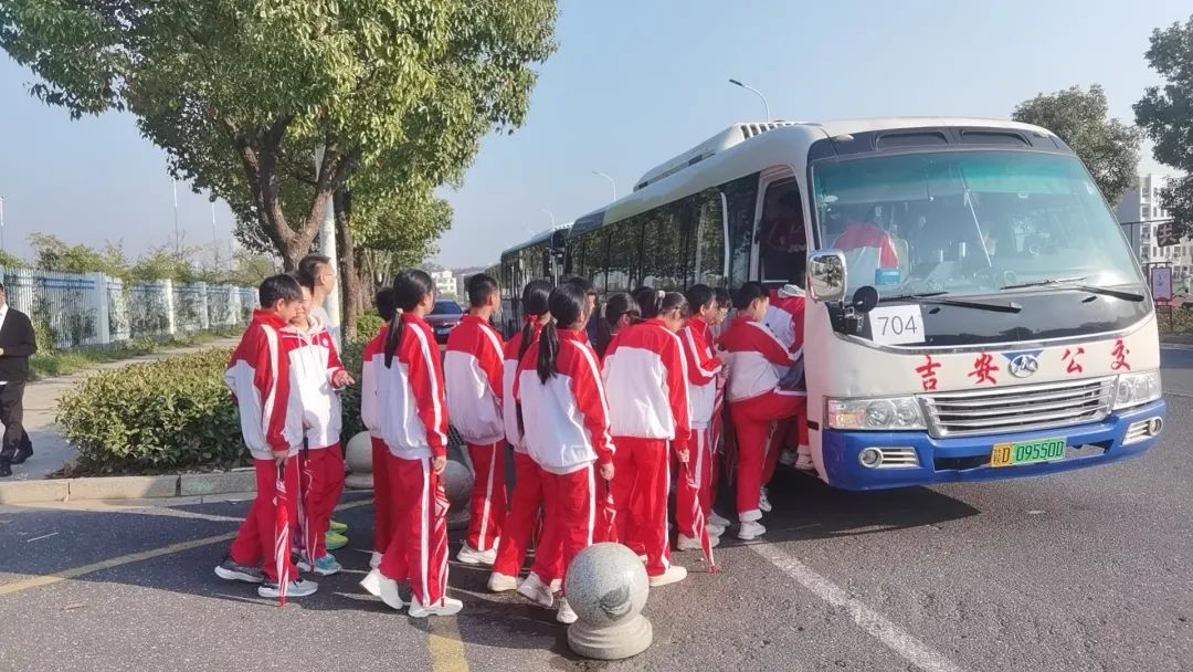 吉安公司：車到 滿意到 廬陵學校運輸任務(wù)圓滿完成