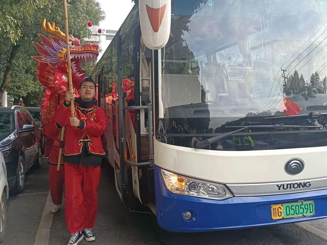 九江長運(yùn):永修公司助力永修縣舞龍燈會活動