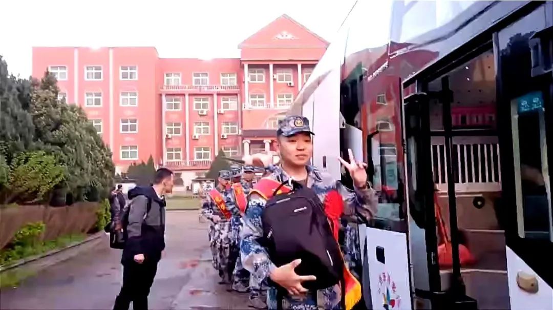 都市城際公交:為定向軍士生入伍報(bào)到提供強(qiáng)勁支持