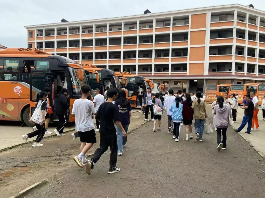 撫州長運:南豐分公司圓滿完成體考護航工作