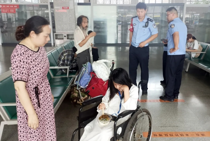 馬鞍山長客：讓微光成炬 讓愛心涌動(dòng)