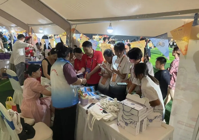 都市城際公交:赴“奔跑吧·少年”體育大會(huì)現(xiàn)場(chǎng)推廣旅游產(chǎn)品