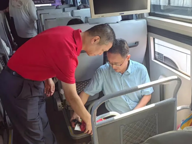 穆孫祥一行督導(dǎo)都市城際公交、大通物流國(guó)慶節(jié)前安全生產(chǎn)工作