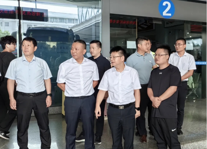 吳濤一行檢查南昌長(zhǎng)途汽車(chē)西站國(guó)慶期間安全生產(chǎn)工作 李偉、占梁陪同