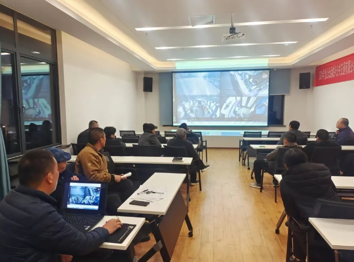 馬鞍山長客 召開十一月份安全消防機(jī)務(wù)例會(huì)