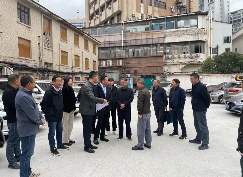 今日快報(bào) || 杜小華督導(dǎo)長(zhǎng)鴻物業(yè)安全生產(chǎn)重點(diǎn)工作 王曉、胡勁松陪同