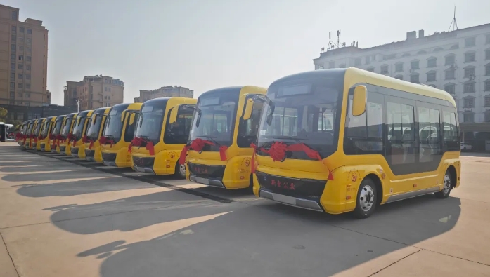 新余公交：40臺(tái)新純電動(dòng)公交車投入運(yùn)營(yíng)