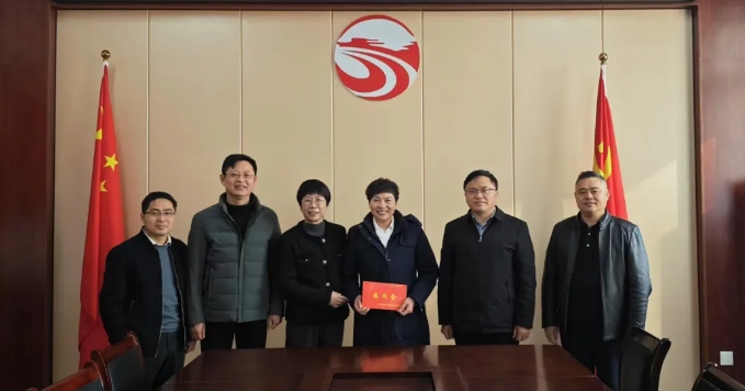 新余公司 新余市直機(jī)關(guān)工委領(lǐng)導(dǎo)看望慰問(wèn)黨的二十大代表李小英