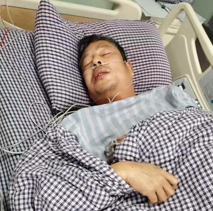 鄱陽長運(yùn)：緊急時(shí)刻 他用頑強(qiáng)意志保乘客安全無恙