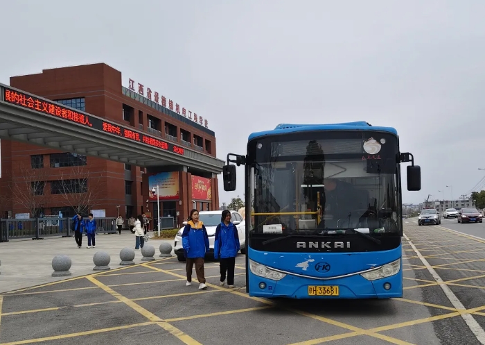 景德鎮(zhèn)長運:定制通學公交線路 暖心護航開學路