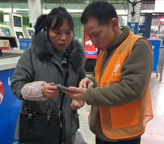 撫州長運(yùn)：客運(yùn)中心分公司開展景區(qū)直通車推廣活動