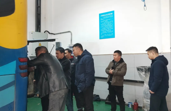 都市城際公交：省、市、區(qū)聯(lián)合開展老舊車輛隱患排查工作檢查與指導(dǎo)