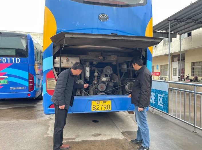 撫州長運(yùn)：東鄉(xiāng)分公司開展十年以上老舊車輛專項(xiàng)排查