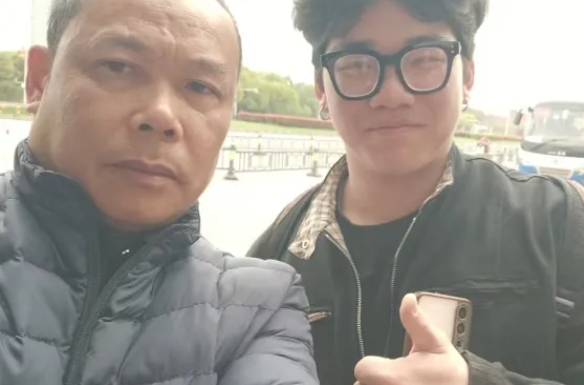 都市城際公交：駕駛員說“能幫上忙我也高興！”