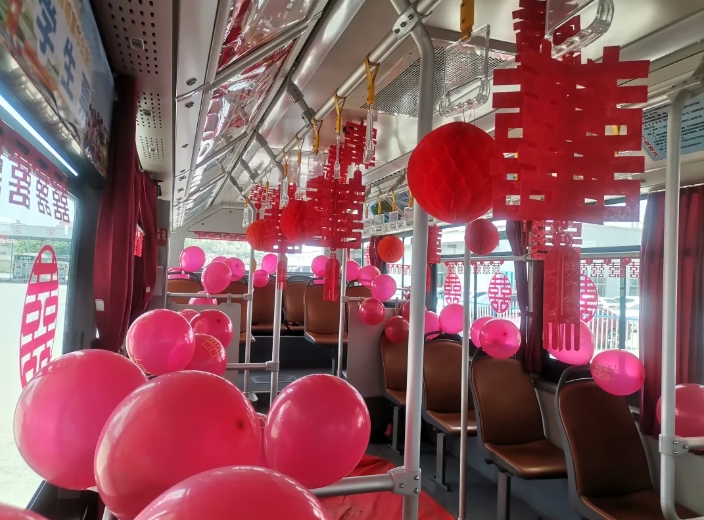 九江長運：公交婚車 引領(lǐng)婚慶新時尚