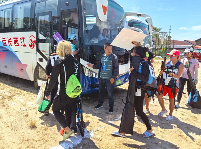 吉安公司：萬(wàn)安長(zhǎng)運(yùn)圓滿完成2025中國(guó)皮劃艇巡回賽運(yùn)輸保障任務(wù)